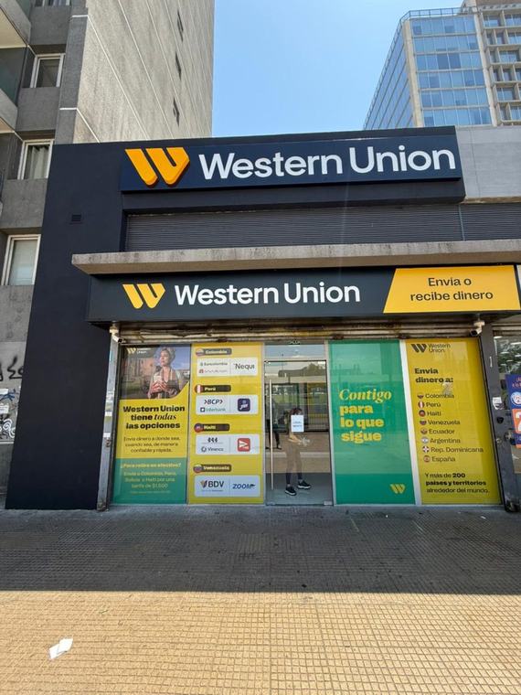 Cajas de luz, fachadas y tótems de sucursal para Western Union