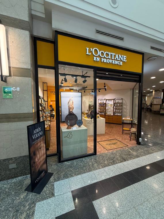 Implementación de tiendas y mobiliario POP para L'Occitane